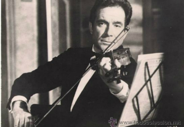 Tognazzi con violino-evid