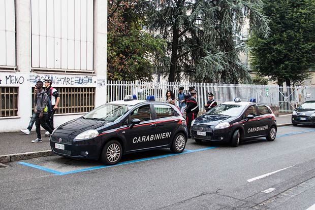 carabinieri-cremona-scuola-dentro1