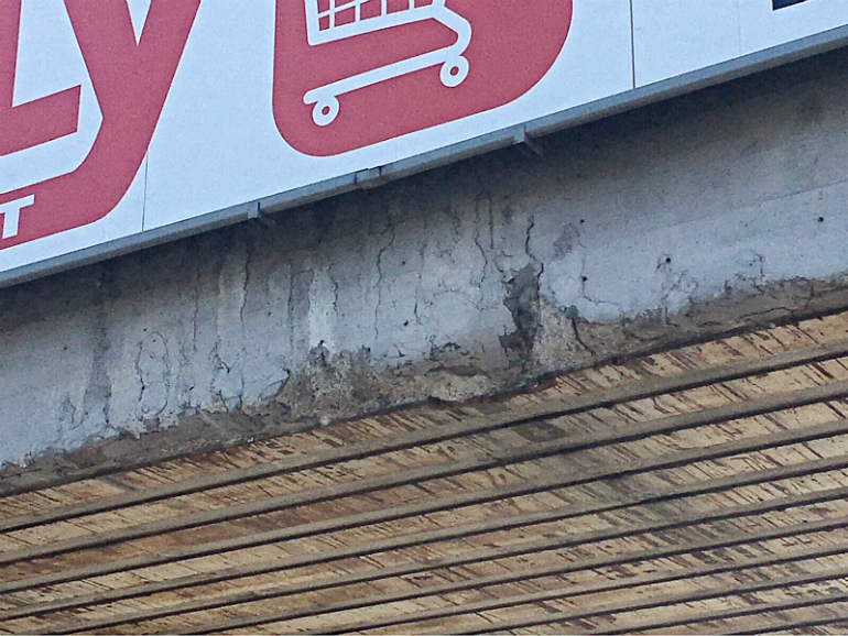 camion-incastrato-dentro2