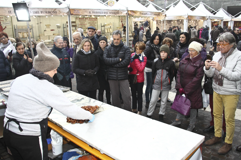 torrone-inaugurazione-dentro1