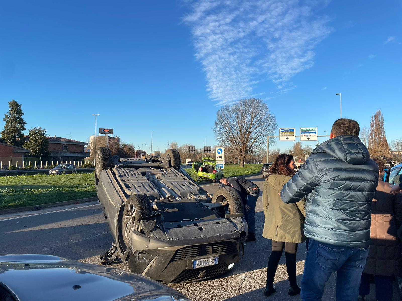 Schianto tra due auto in tangenziale Nessun ferito, ma traffico in tilt ...