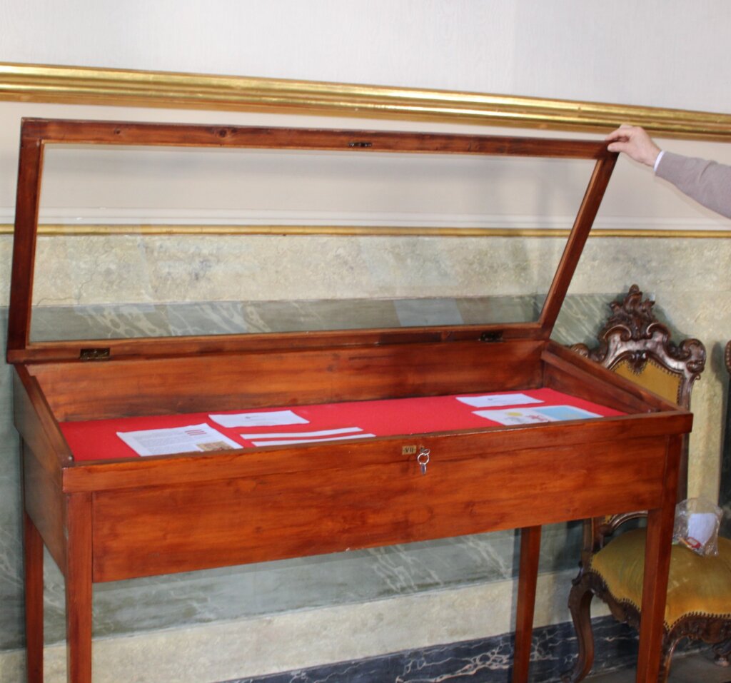 AZ FLAG Bandiera Città Di Napoli Con Stemma - 150x90 Cm - Poliestere 100D Con Foro Per Asta