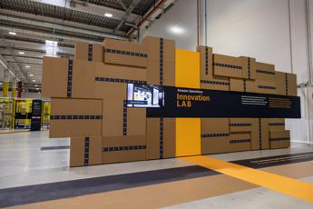 Amazon, al via le visite guidate a Operations innovation lab di ...