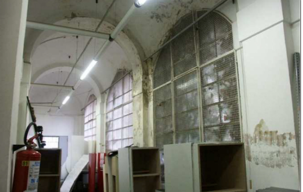 ex-stradivariano-interno-umido