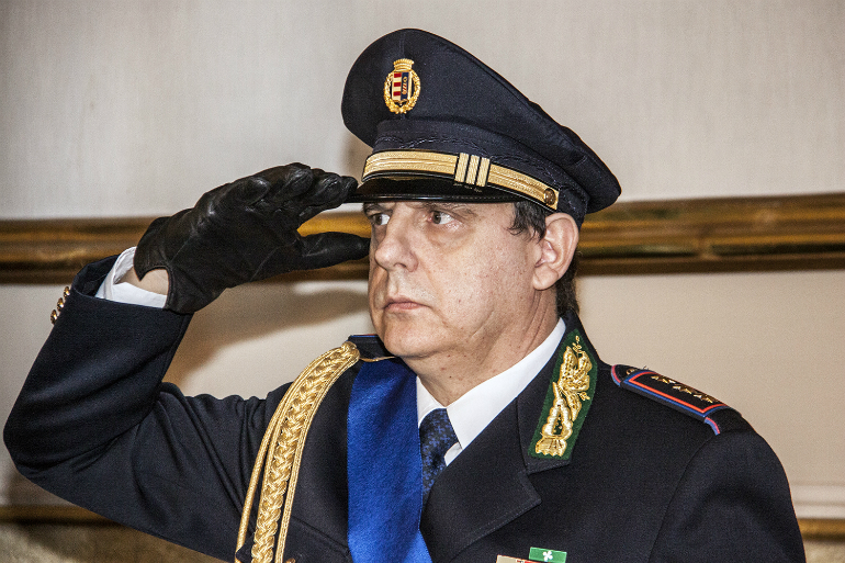festa-polizia-dentro5