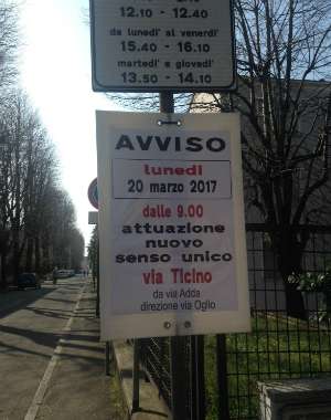 Cartello in via Ticino - dentro